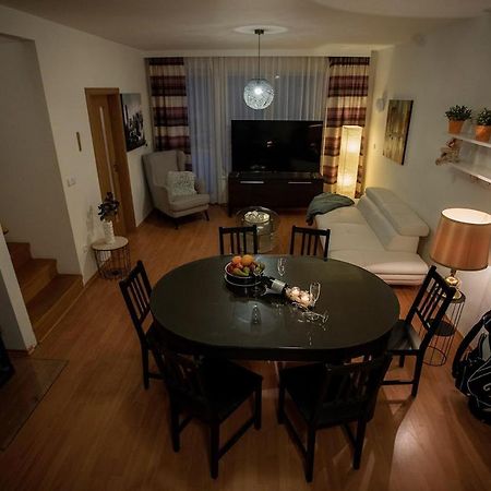 Villa Hausfrymburk Extérieur photo