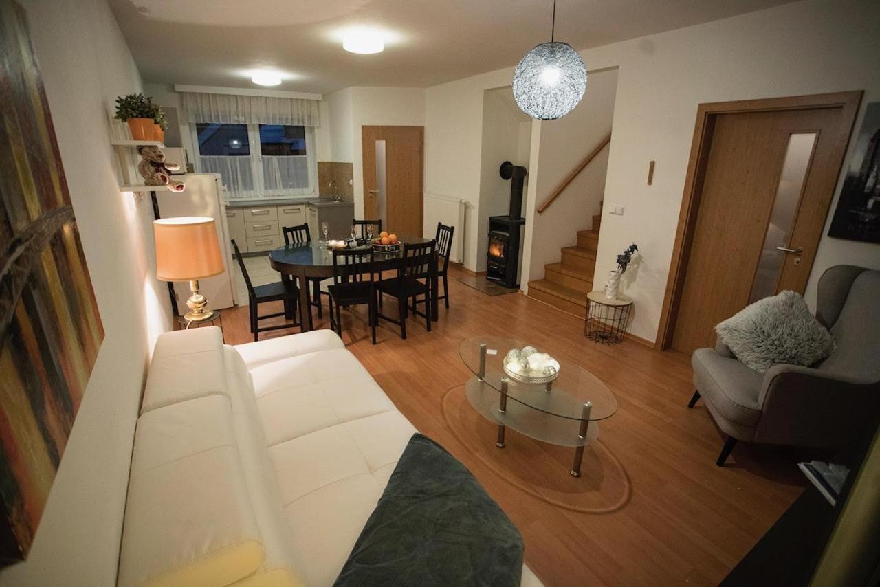 Villa Hausfrymburk Extérieur photo