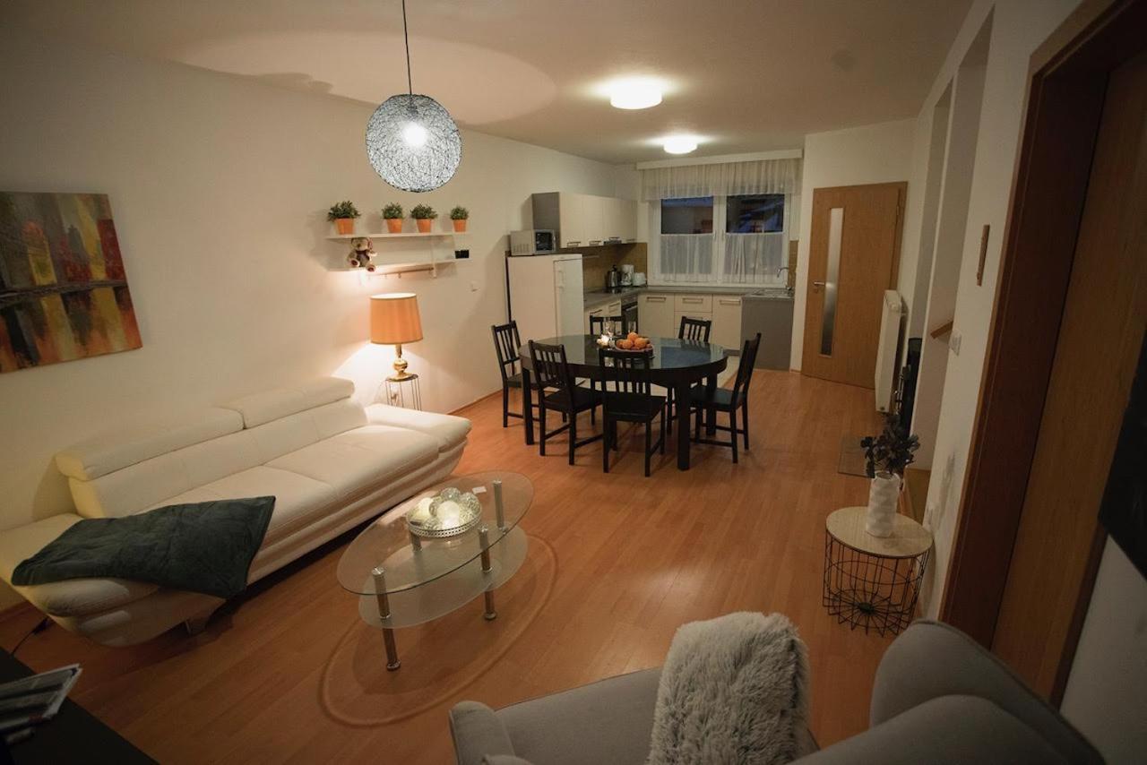 Villa Hausfrymburk Extérieur photo